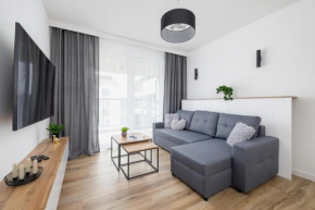 Nowoczesny Apartament z Parkingiem na Alei Pokoju w Krakowie by Noclegi Renters